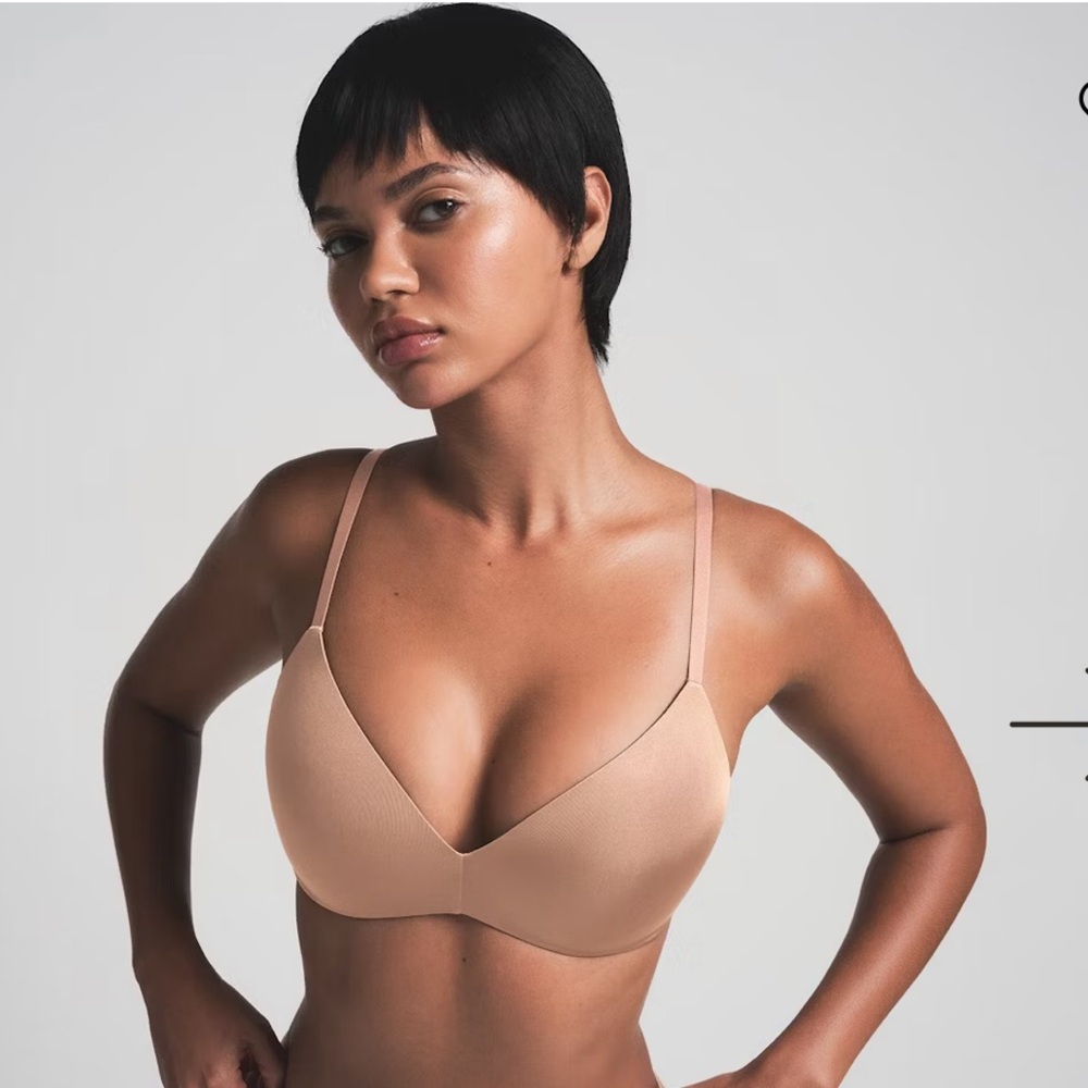 SKIMS Wireless Form PUSH-UP PLUNGE BRA. Color Sienna